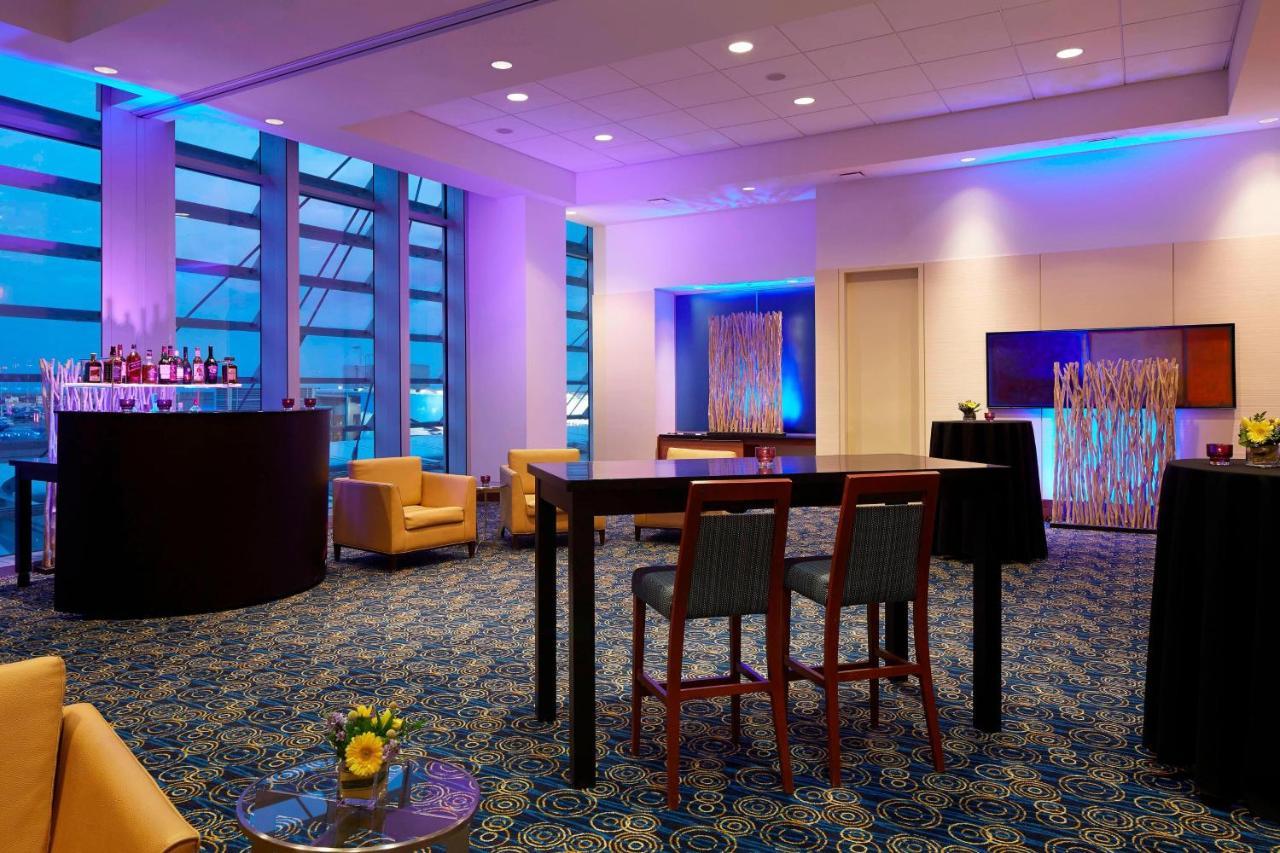 דורבאל Marriott Montreal Airport In-Terminal Hotel מראה חיצוני תמונה