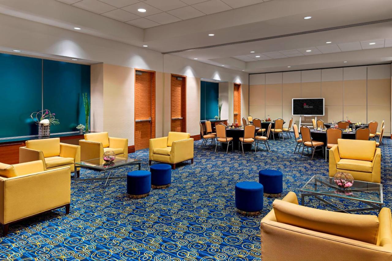 דורבאל Marriott Montreal Airport In-Terminal Hotel מראה חיצוני תמונה