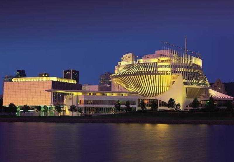 דורבאל Marriott Montreal Airport In-Terminal Hotel שירותים תמונה
