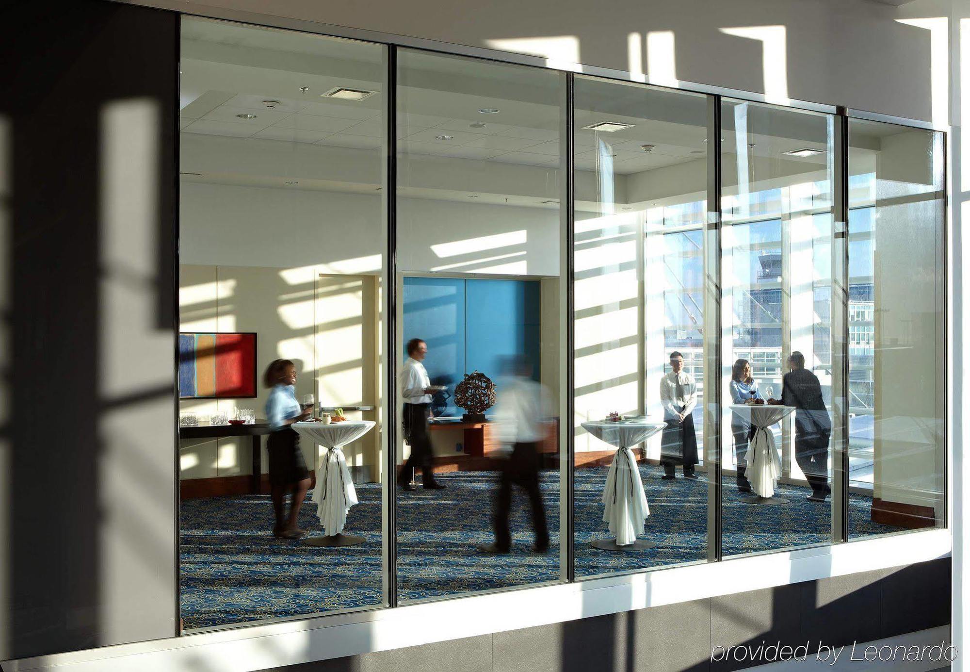 דורבאל Marriott Montreal Airport In-Terminal Hotel מראה חיצוני תמונה