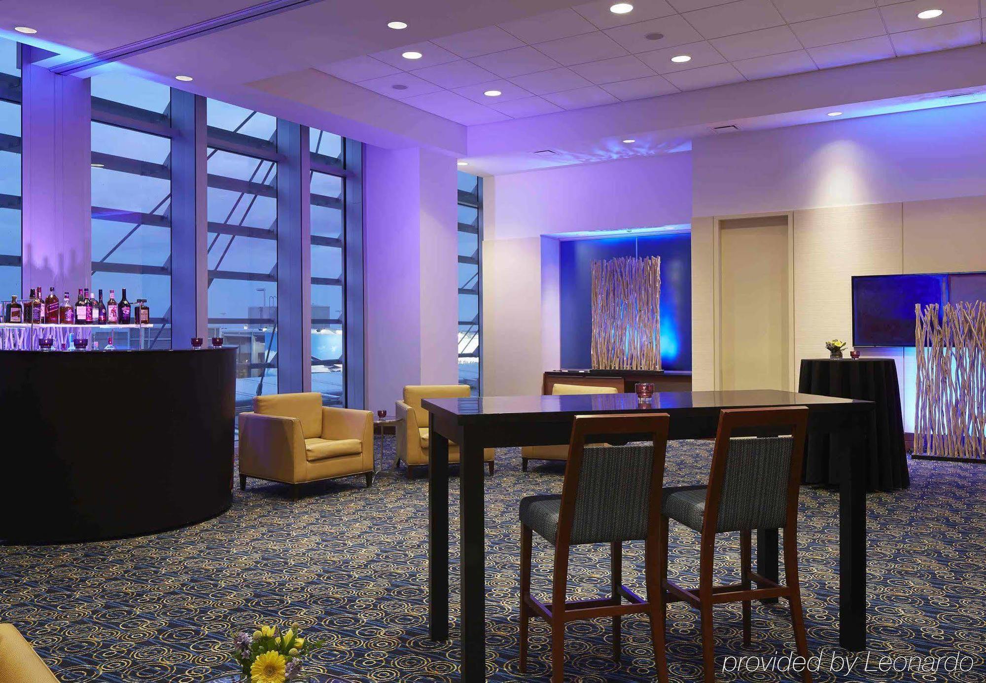 דורבאל Marriott Montreal Airport In-Terminal Hotel מראה חיצוני תמונה
