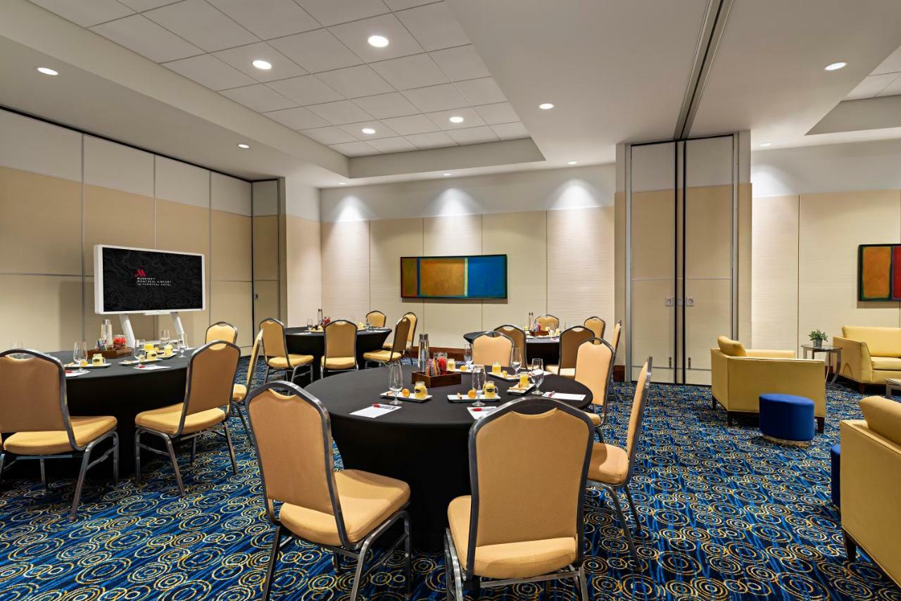 דורבאל Marriott Montreal Airport In-Terminal Hotel מראה חיצוני תמונה
